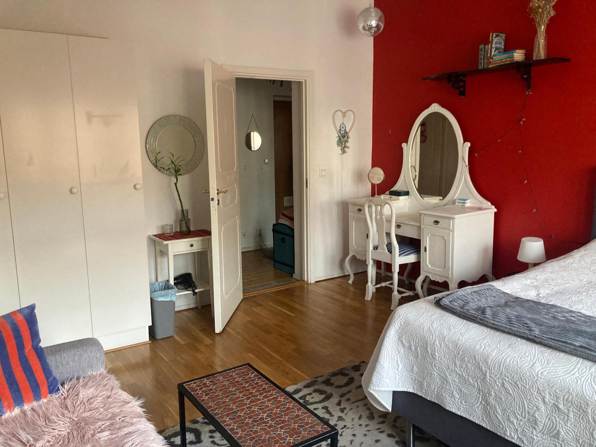 Rum Med Eget Badrum Och Stort, Delat Koek,Centralt I Malmoe A Room In An Apartment, Own Bathroom And Kitchen Shared With A Family Exteriér fotografie