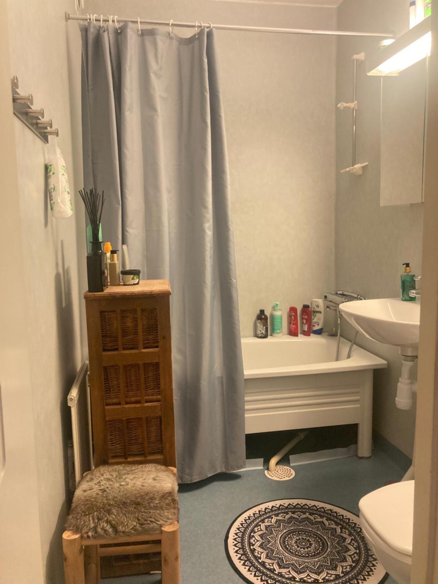 Rum Med Eget Badrum Och Stort, Delat Koek,Centralt I Malmoe A Room In An Apartment, Own Bathroom And Kitchen Shared With A Family Exteriér fotografie